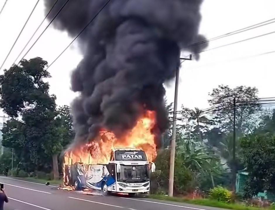 Bus Haryanto Terbakar, Semua Penumpang Selamat