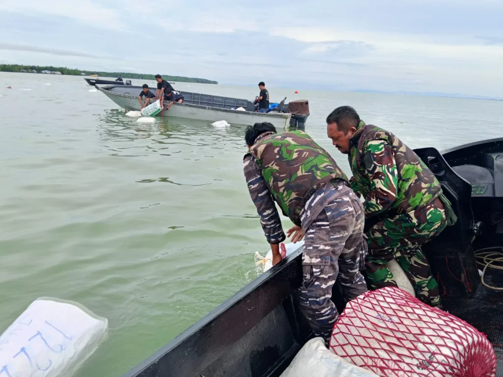 Ombak Hantam Speed Boat, TNI AL Lakukan Evakuasi