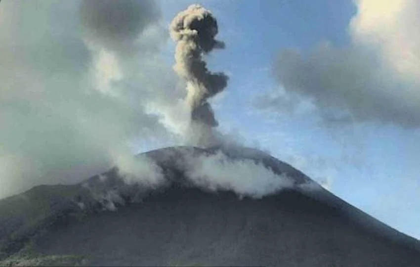 24 Letusan Sejak Dini Hari, Gunung Ile Lewotolok Siaga