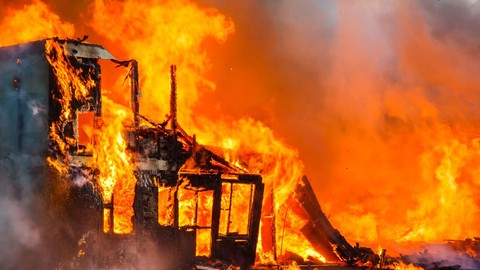 Kebakaran di Kertek Ludeskan 3 Rumah, Kerugian Rp 660 Juta