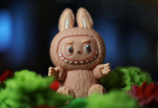 Potret Unik: Dessert Boneka Labubu di Restoran Rusia