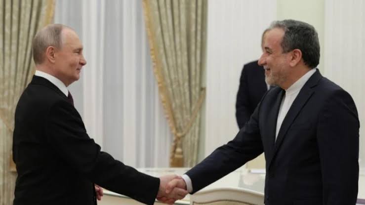 Menlu Iran Akan Konsultasi dengan Putin Setelah Situs Nuklir Dibom