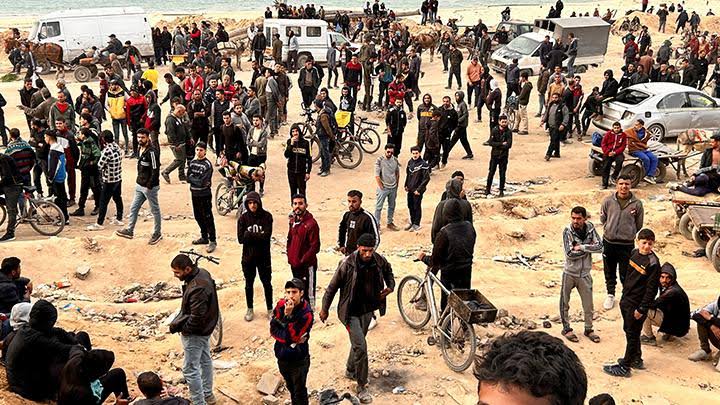 Kekerasan Berlanjut: Warga Gaza Antre Bantuan Ditembak Israel