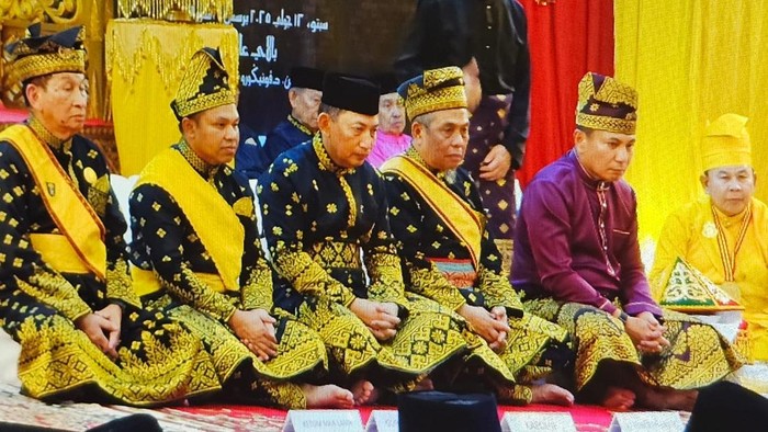 Kapolri Terima Gelar Adat “Ingatan Budi” dari LAM Riau