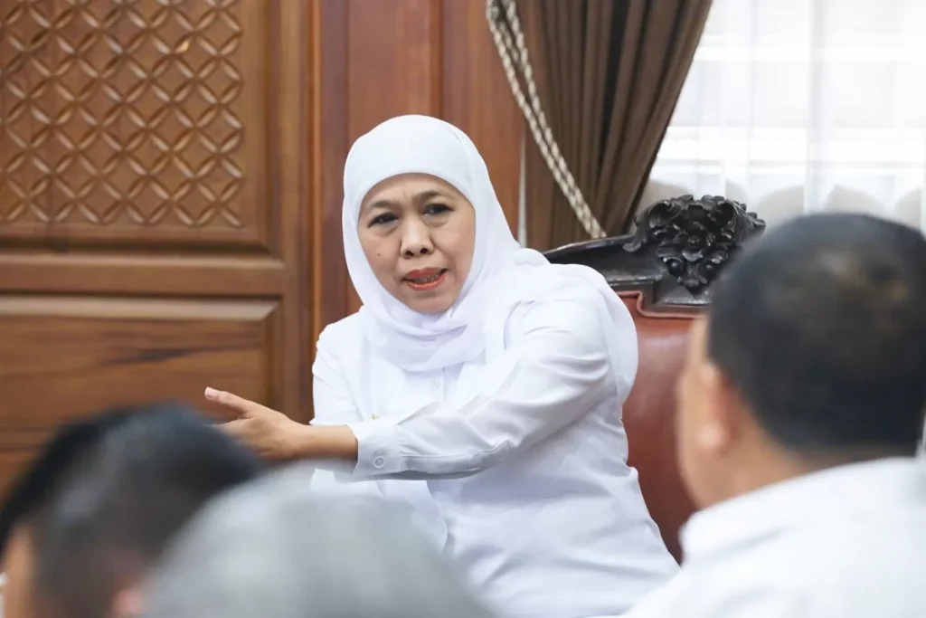 Khofifah Tinjau Pasar Jember di Tengah Krisis BBM