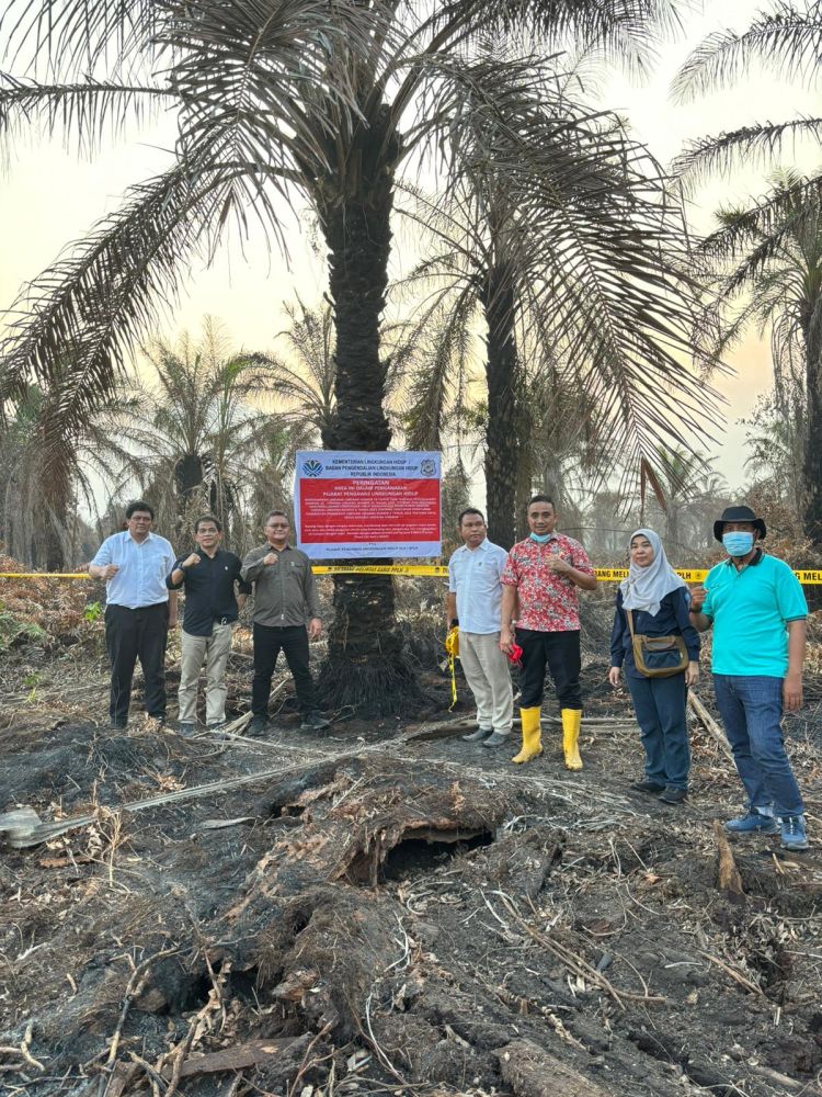 KLH Segel Perusahaan Perusak Lingkungan di Riau