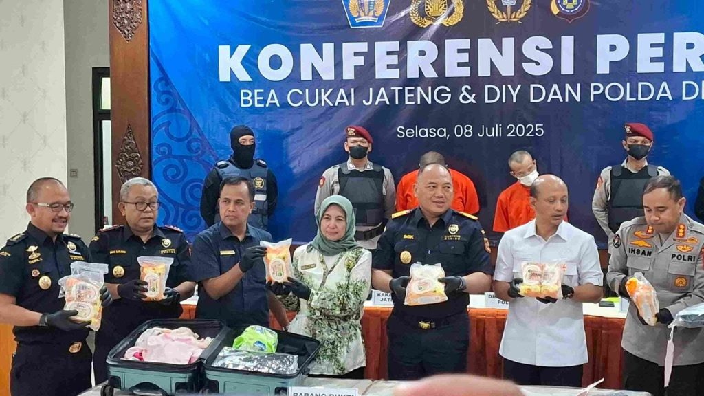 Gagal Selundupkan Sabu Cair, WNI dan WN Malaysia Ditangkap