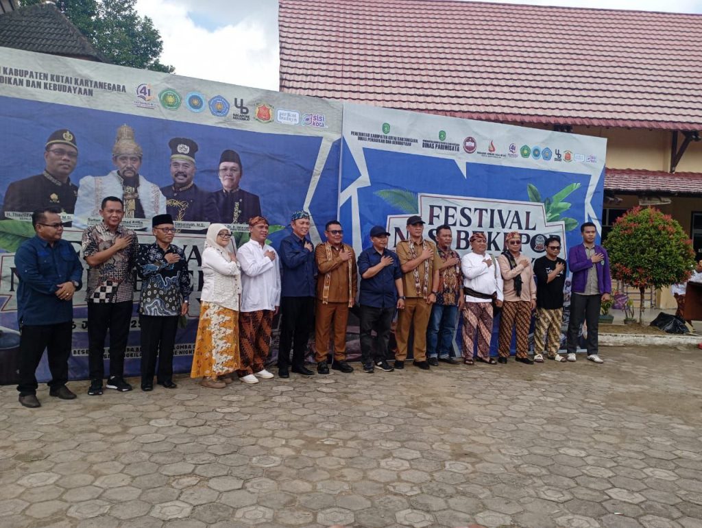 Gotong Royong dan Tradisi Kutai Hidup di Festival Nasi Bekepor VI