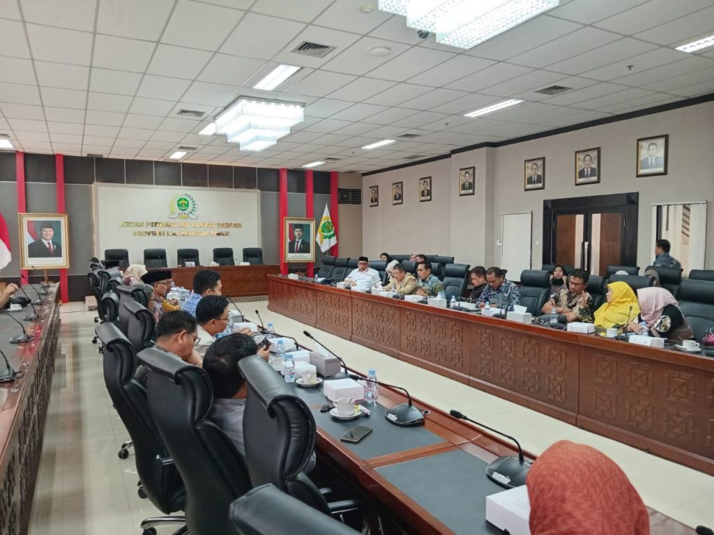 DPRD Kaltim Dukung Usulan DPRD Kutim Atasi Kekurangan Sekolah Negeri