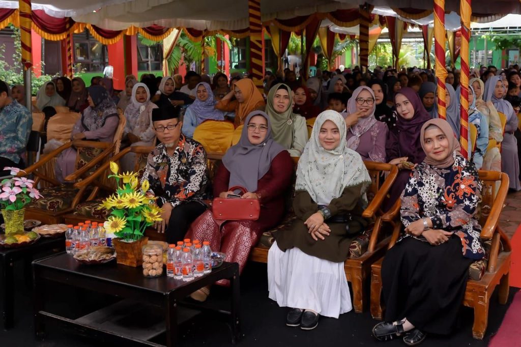 Kolaborasi Pendidikan Warnai Pelepasan Siswa SMPN 2 Tenggarong