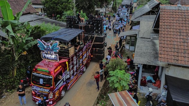 Desa di Malang Gelar Karnaval Sound Horeg, Warga Diminta Mengungsi