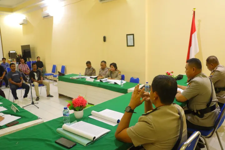 Polres Sikka Pecat Dua Anggota karena Kecelakaan dan Pelecehan