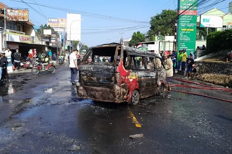 Angkot Terbakar di Sukabumi, Sopir Alami Luka 60%
