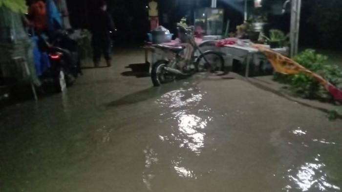Hujan Deras Picu Banjir di Tiga Kabupaten Sulteng