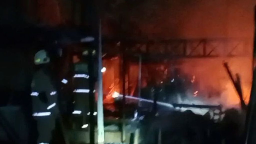 Gudang Penyewaan Tenda di Kramat Jati Terbakar, Diduga Korsleting