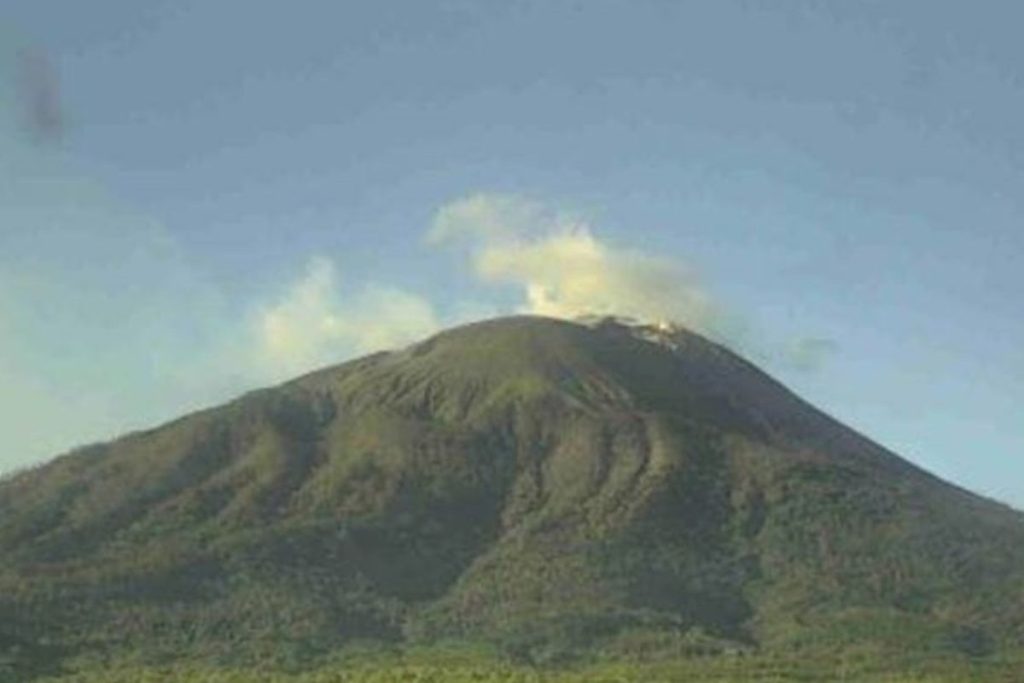 Gunung Ili Lewotolok Kembali Bergejolak, 23 Gempa Hembusan Terdeteksi
