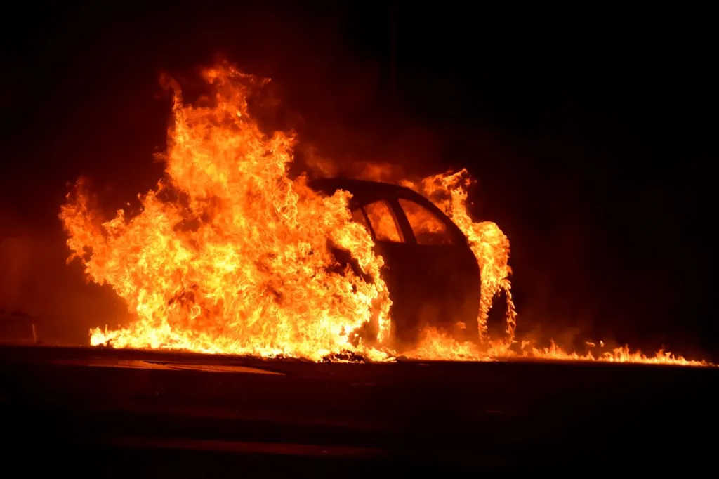 Toyota Rush Terbakar di SPBU Nambo, Diduga karena Jiriken Bensin