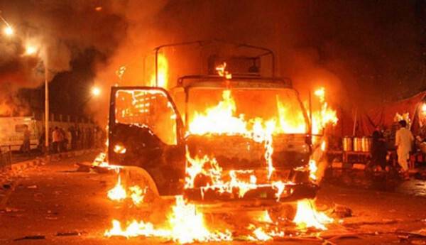 Truk Terbakar di Tol Ngawi, 3,5 Ton Ayam Tewas Terpanggang