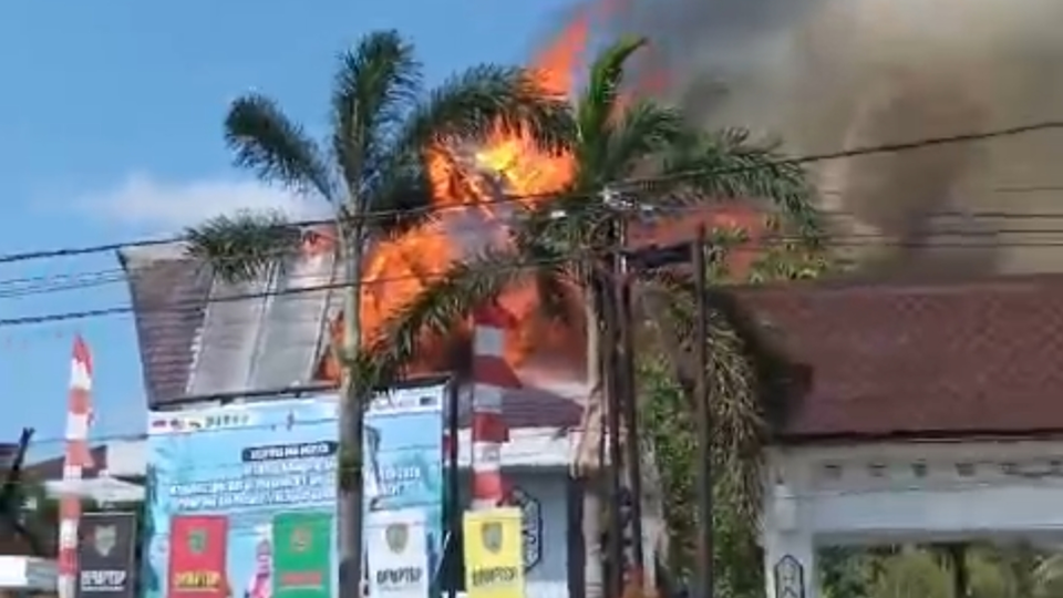 Gedung DPMPTSP Kalteng Terbakar, Diduga Korsleting Listrik