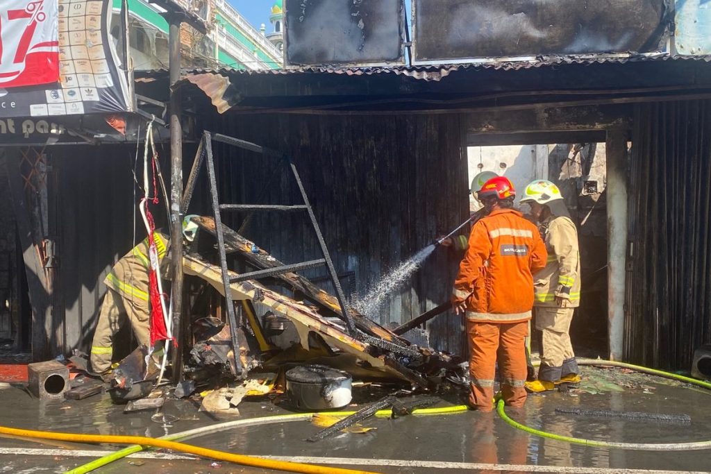 Rumah dan Tiga Kios di Pela Mampang Ludes Terbakar