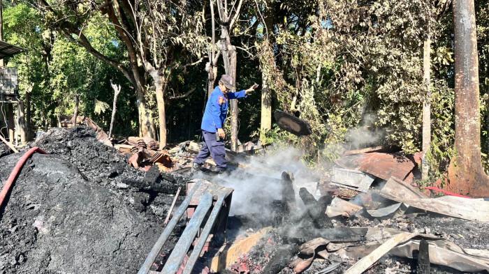 Gudang Rongsok dan Pabrik Plastik di Cirebon Terbakar