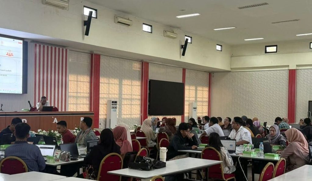 Kukar Latih Guru SMP Kuasai Teknologi Kelas Modern