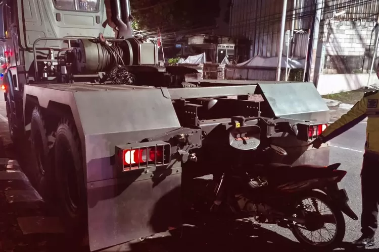 Motor Tabrak Kendaraan Dinas TNI, Satu Tewas di Salatiga