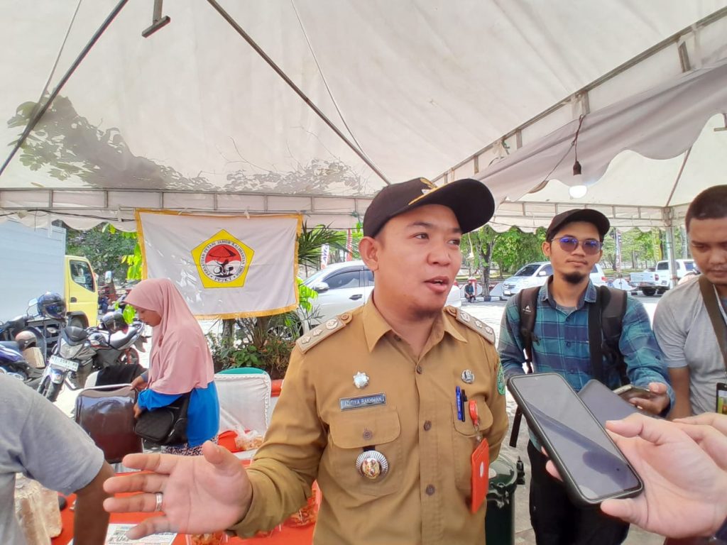 Parkir Liar Hambat Manfaat Pelebaran Jalan di Melayu