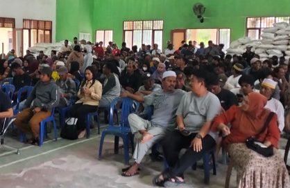 Pemkab Kukar dan PHSS Bantu Nelayan Kerang Dara