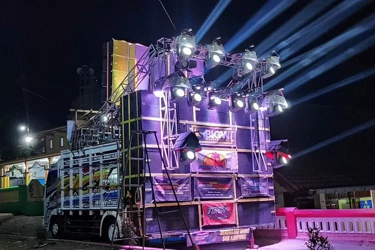 Penari Sound Horeg di Banyuwangi Tertabrak Mobil Pengiring Karnaval