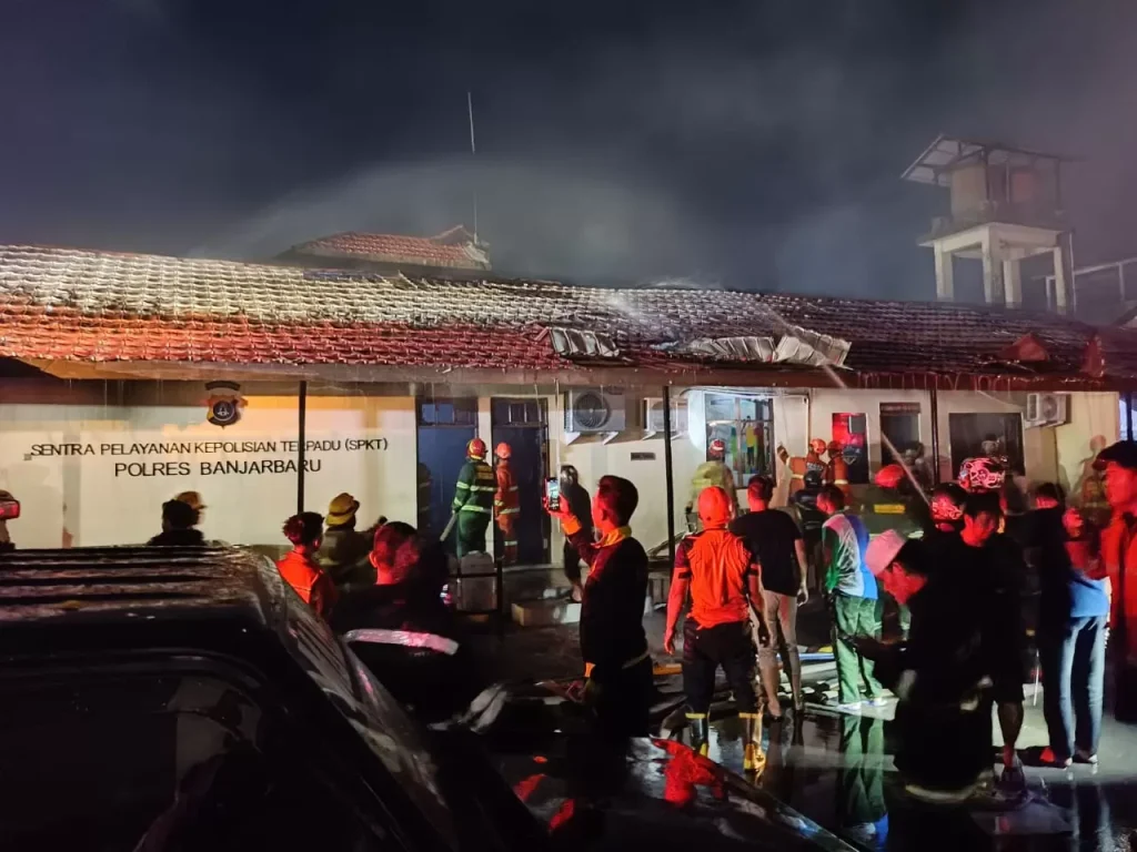 Ruang SPKT dan Command Center Polres Banjarbaru Ludes Terbakar