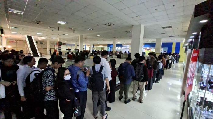 Job Fair Depok Diserbu Ribuan Pelamar, Antrean Mengular Sejak Pagi