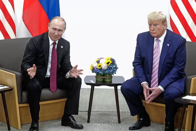 Trump–Putin Bertemu di Tengah Ketegangan