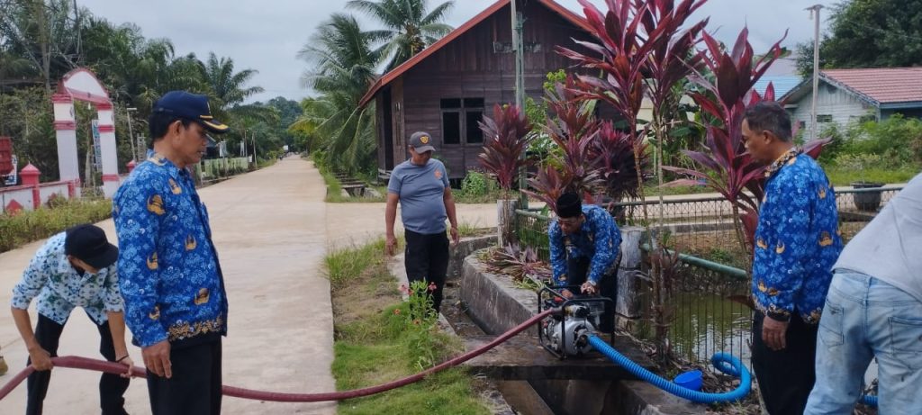 Ciptakan Kantor Bersih dan Nyaman, Kecamatan Sebulu Adakan Pembersihan Rutin
