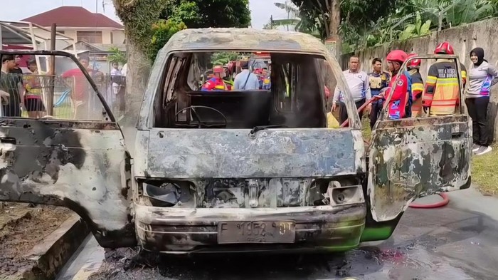 Angkot Terbakar di Bogor, Diduga Korsleting
