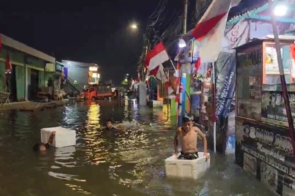 Banjir Rob 50 Cm Rendam Muara Angke Usai Perayaan HUT RI