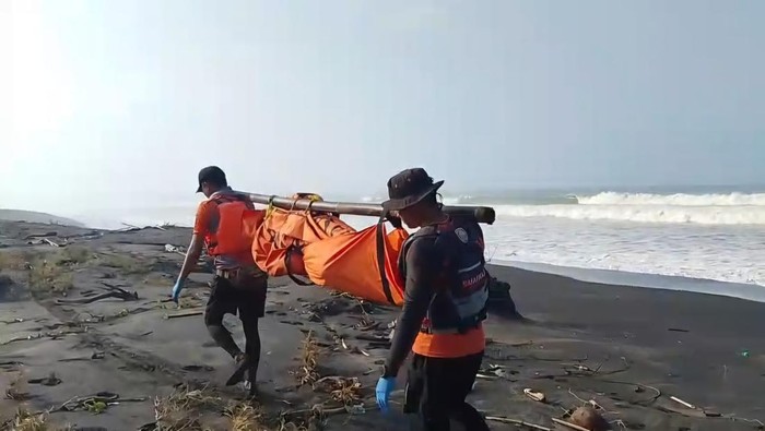 Terseret Ombak, Nelayan Indramayu Ditemukan Tewas di Pantai Ciroyom