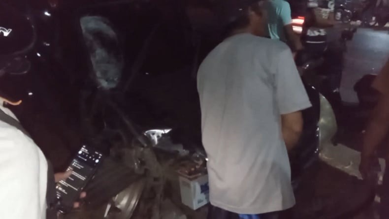 Minibus Tabrak Dua Motor di Gowa, Satu Tewas