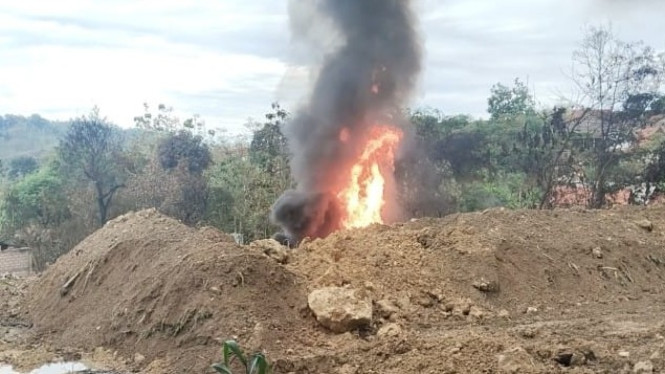 Api Sumur Minyak Ilegal Blora Belum Padam di Hari Keempat