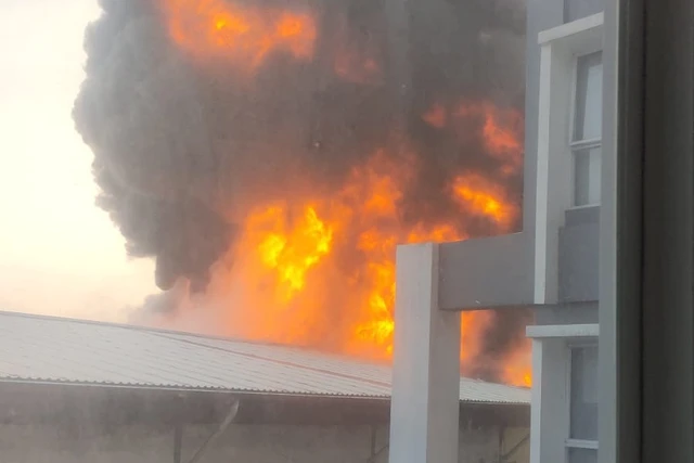 Gudang Karpet di Tanjung Priok Terbakar, Asap Pekat Membumbung