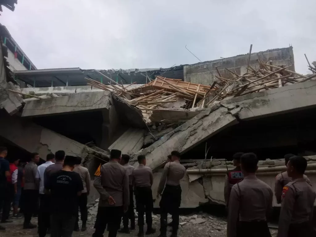 Ponpes Al Khoziny Ambruk, Santri Terjebak Reruntuhan