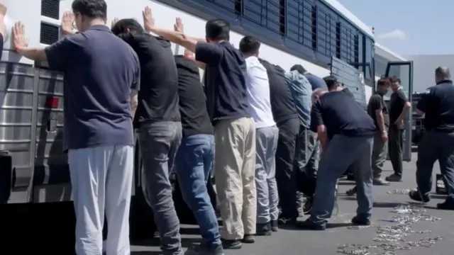 475 Pekerja Korea Ditahan ICE, Evakuasi Tertunda
