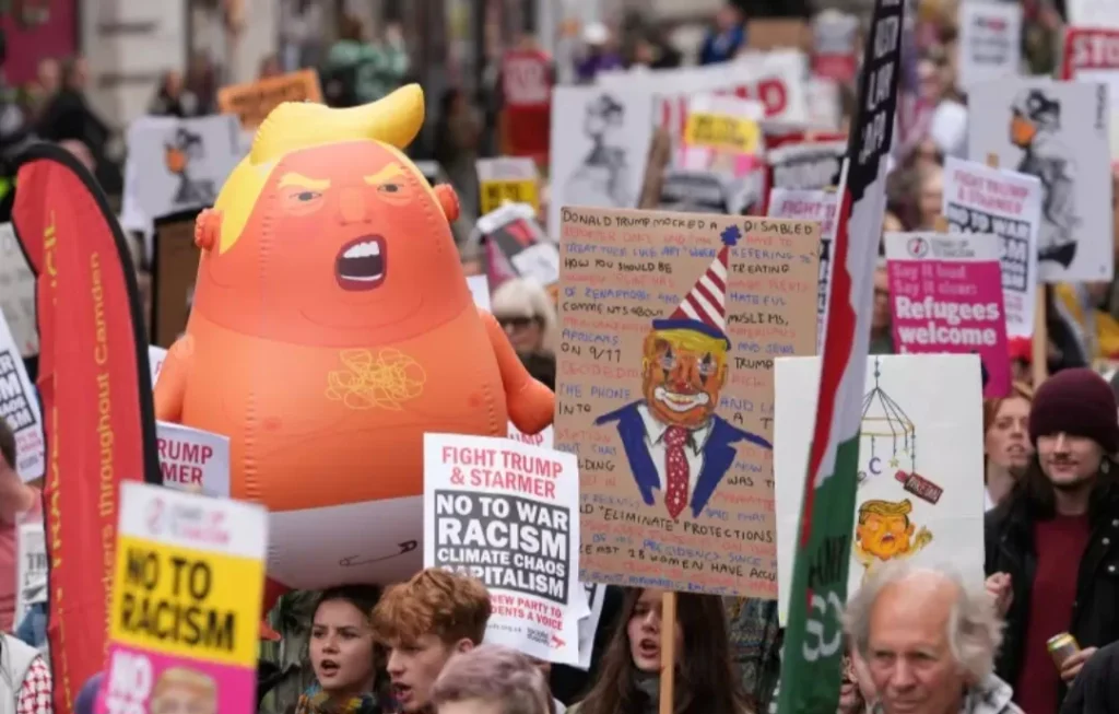 Kunjungan Trump ke Inggris Disambut Gelombang Protes