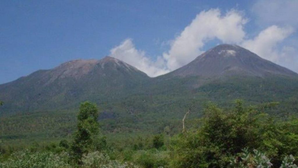 Gunung Lewotobi Siaga, Penyumbatan Gas Berpotensi Picu Erupsi Eksplosif