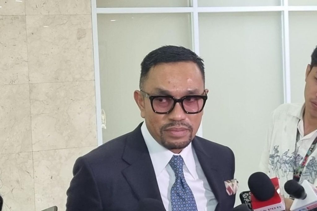 Ahmad Sahroni Tak Kunjung Ajukan Pengunduran Diri