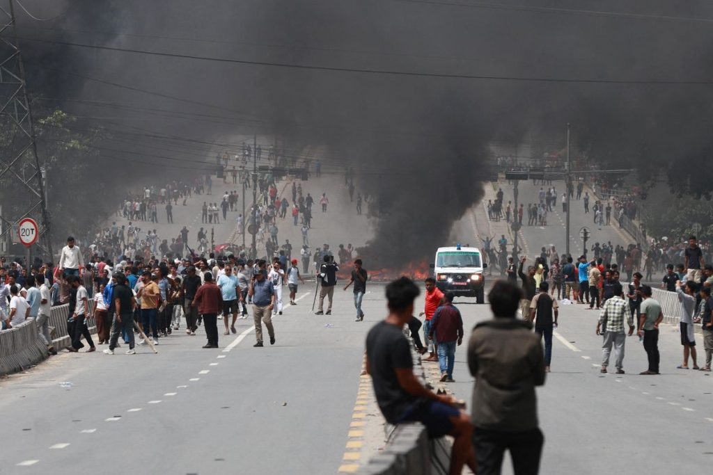 Nepal Chaos: 30 Orang Meninggal, Ribuan Terluka