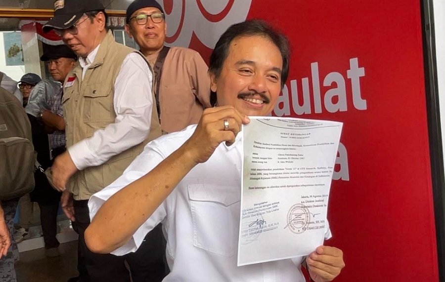 Pertanyakan Keaslian Ijazah SMA Gibran, Roy Suryo Sambangi Kemendikdasmen