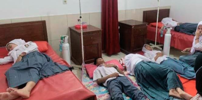 Puluhan Siswa Bandung Barat Diterjang Dugaan Keracunan MBG