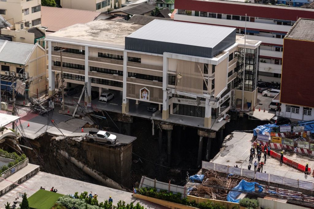 Fenomena Sinkhole Besar Terjadi di Bangkok, Penduduk Diminta Mengungsi