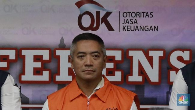 Adrian Gunadi, Bos Pinjol Bangkrut, Diciduk Polisi